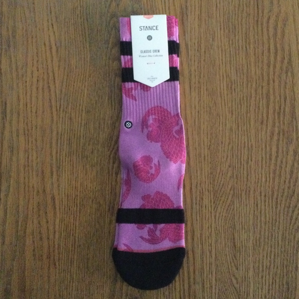 Stance Women’s “Fukuku” Classic Crew Socks. NWT